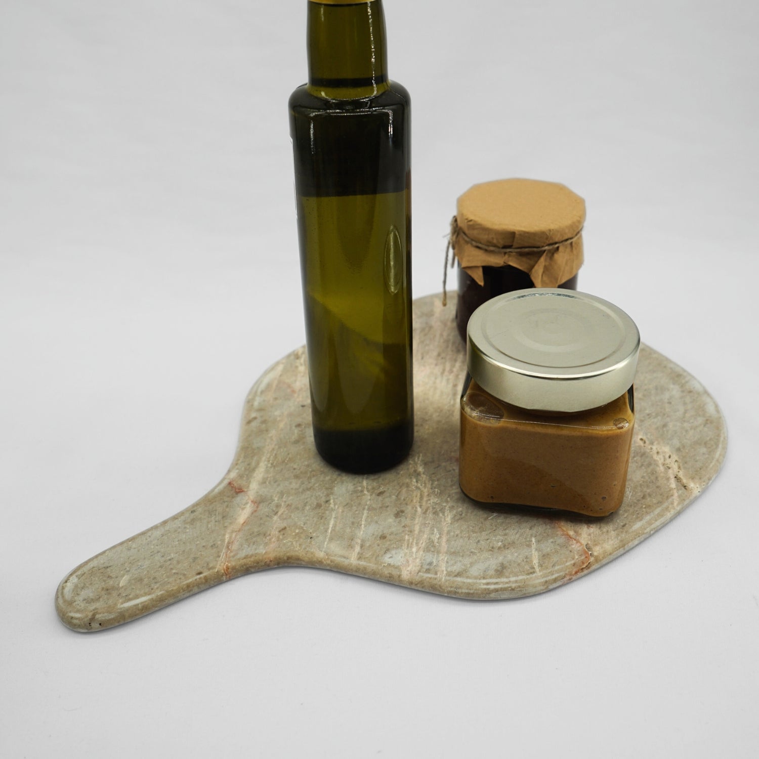 Plateau marbre minimaliste : luxe irrésistible pour votre table