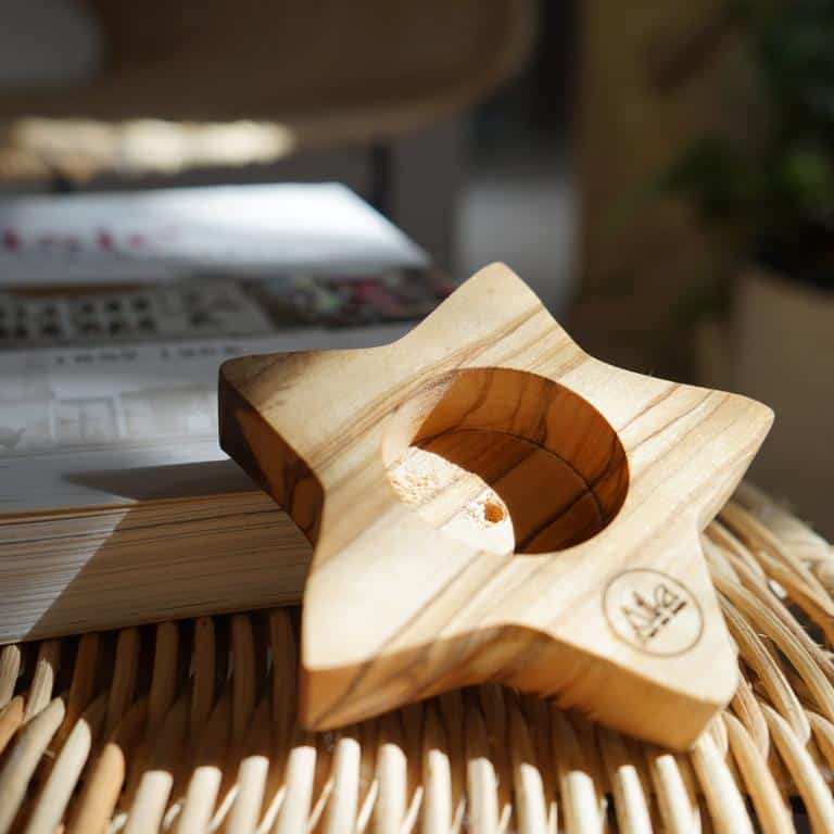 Porte bougie en bois d'olive étoile