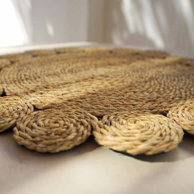 Dessous d’assiette en Halfa naturel tressé – Fleurs artisanales Handmade