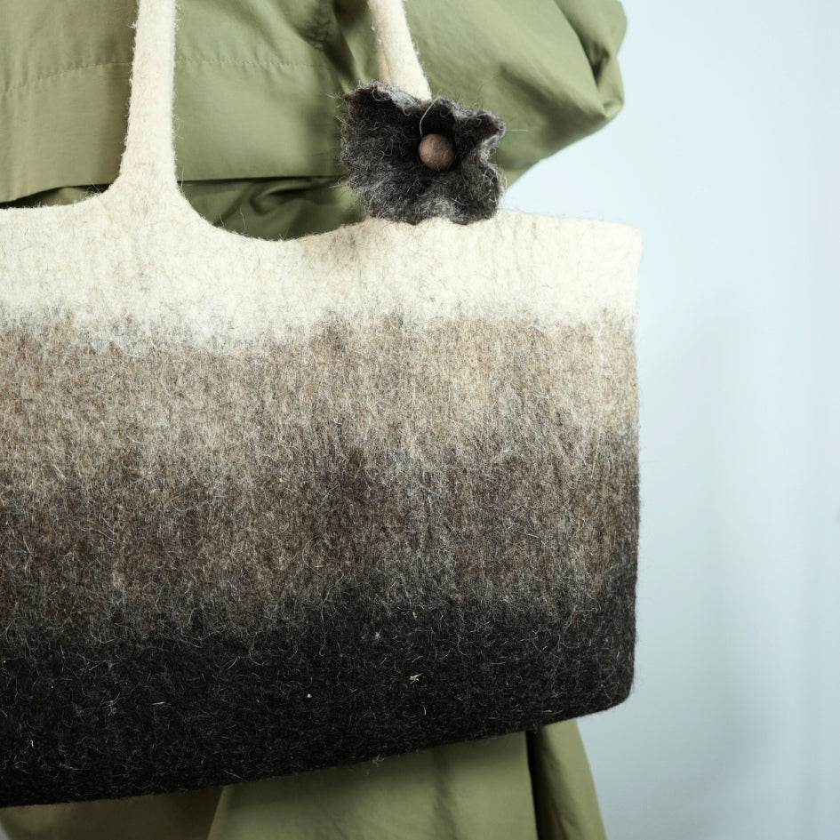 Sac à main en laine feutrée dégradé naturel
