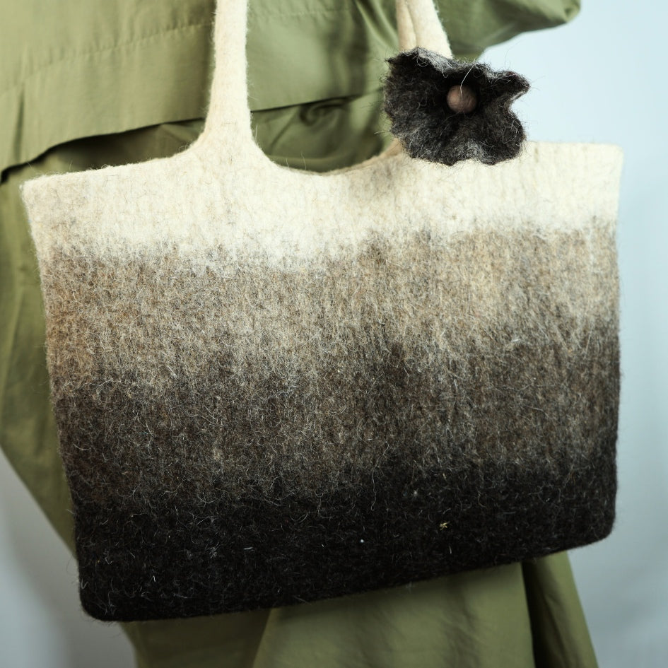 Sac à main en laine feutrée dégradé naturel