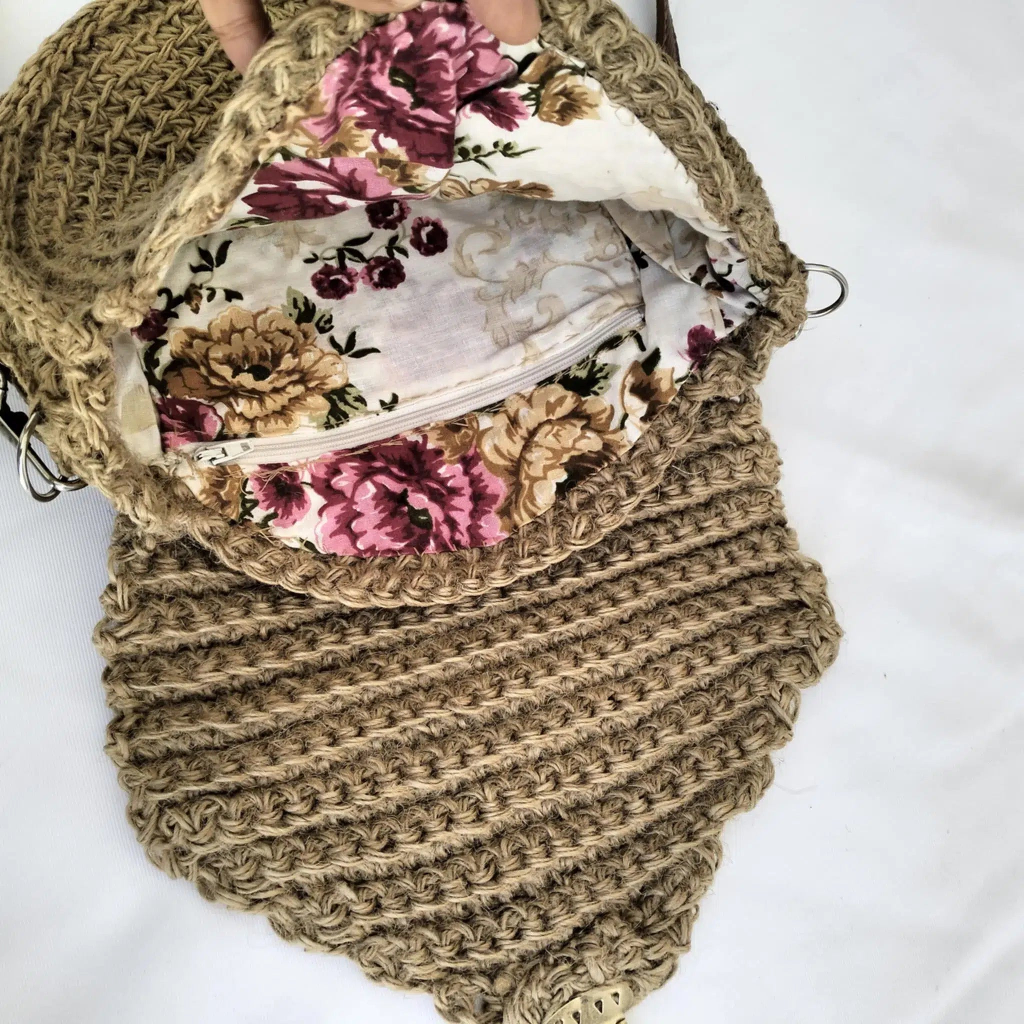 Sac rond beige en crochet en file de jute naturel