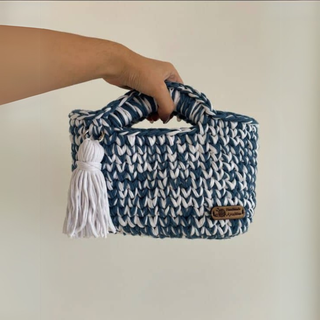 Sac en crochet bleu et blanc fait main