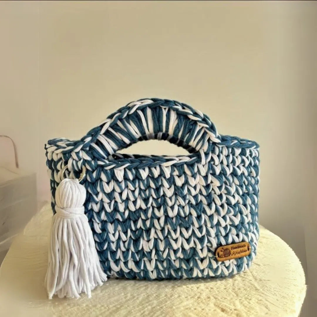 Sac en crochet bleu et blanc fait main