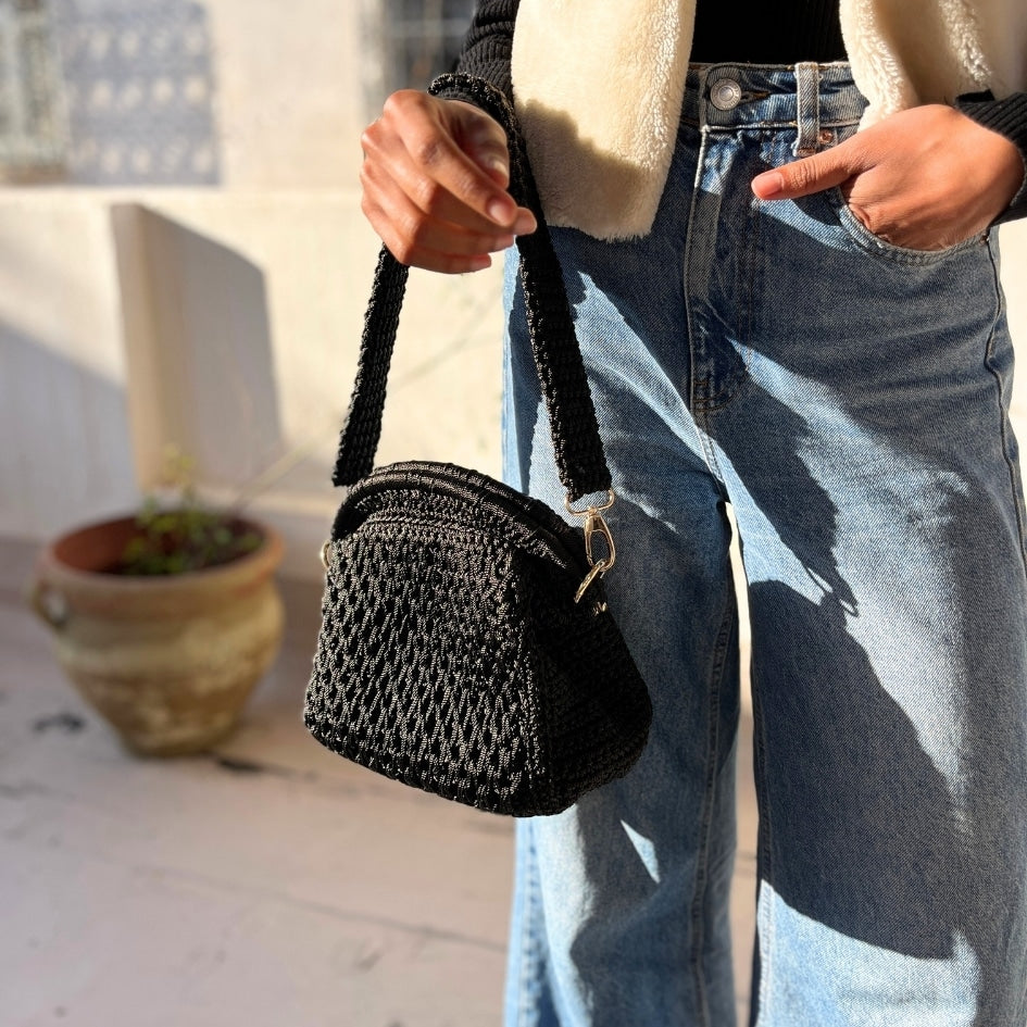 Sac en crochet noir fait main avec bandoulière