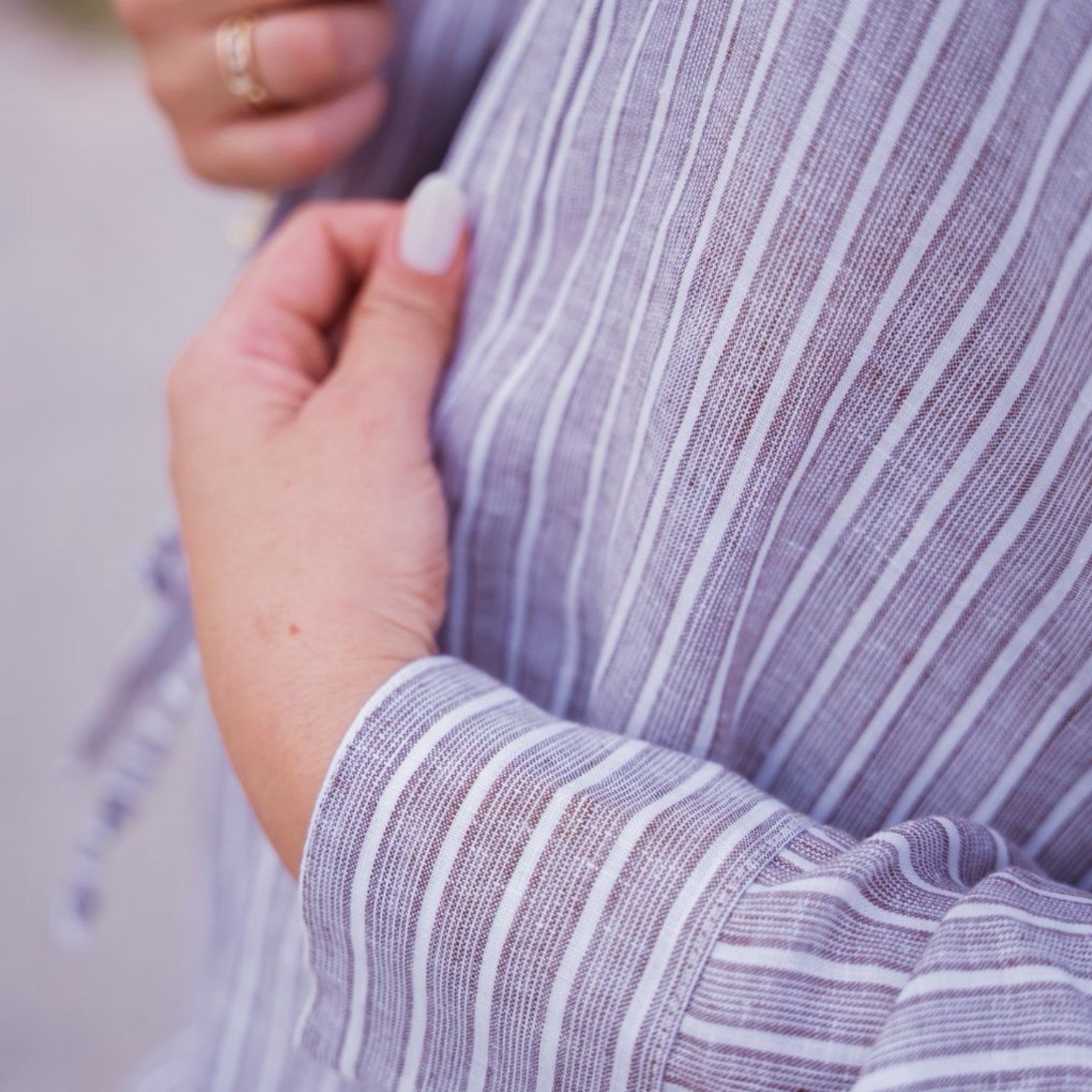 Set en lin gris à rayures