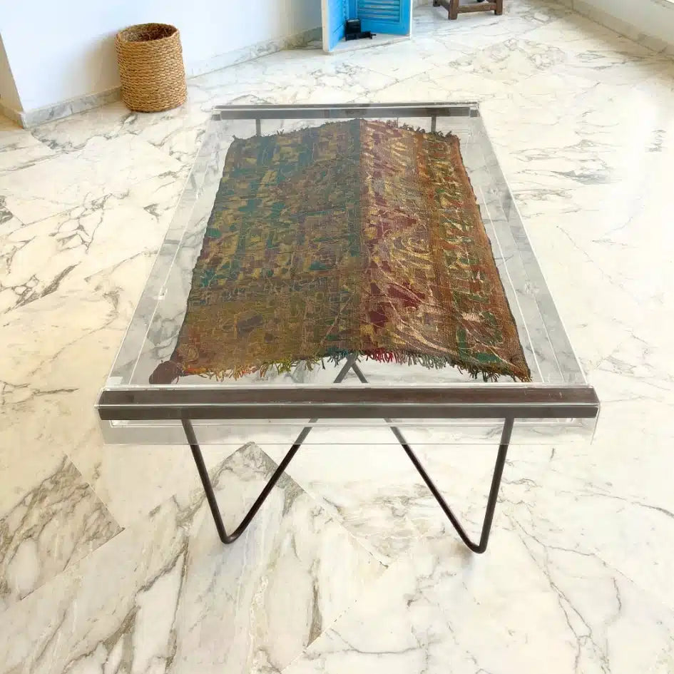 Table Upcyclée Margoum sur Tapis Berbère - Pièce Unique