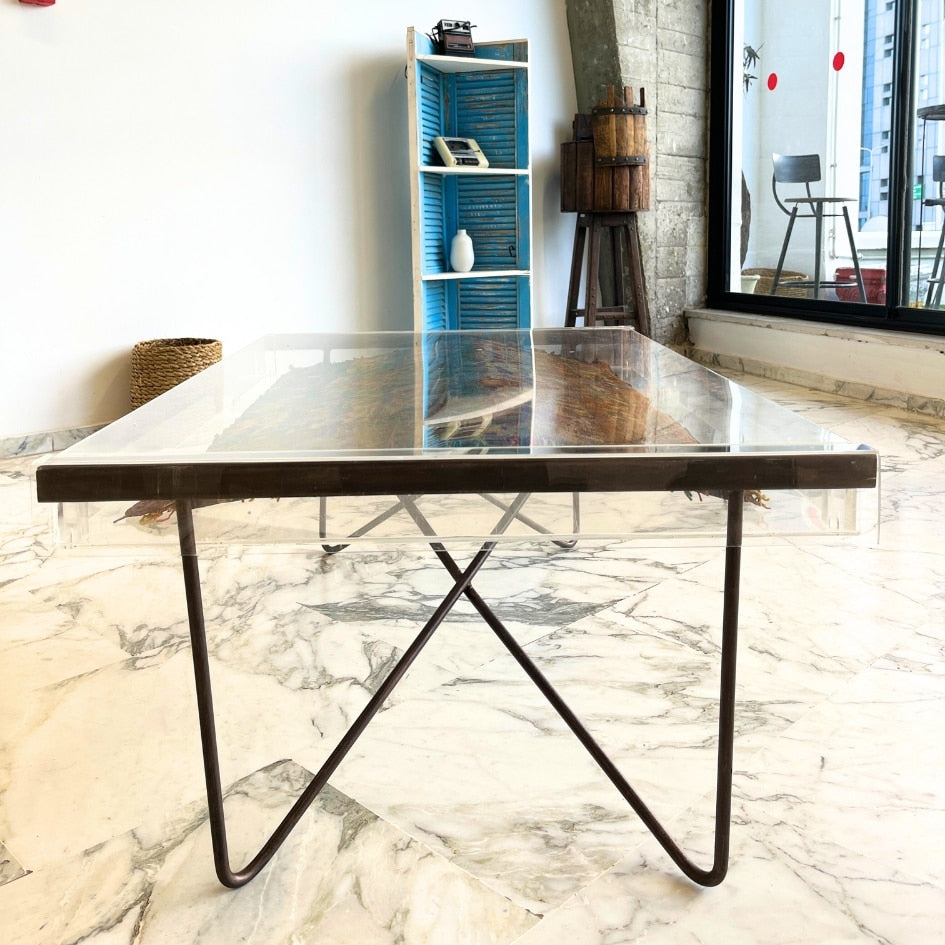 Table Upcyclée Margoum sur Tapis Berbère - Pièce Unique