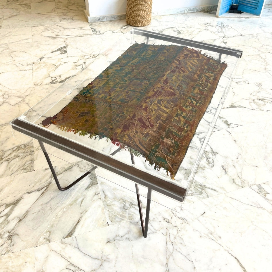 Table Upcyclée Margoum sur Tapis Berbère - Pièce Unique