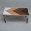 Table basse artisanale bois rouge – Design unique
