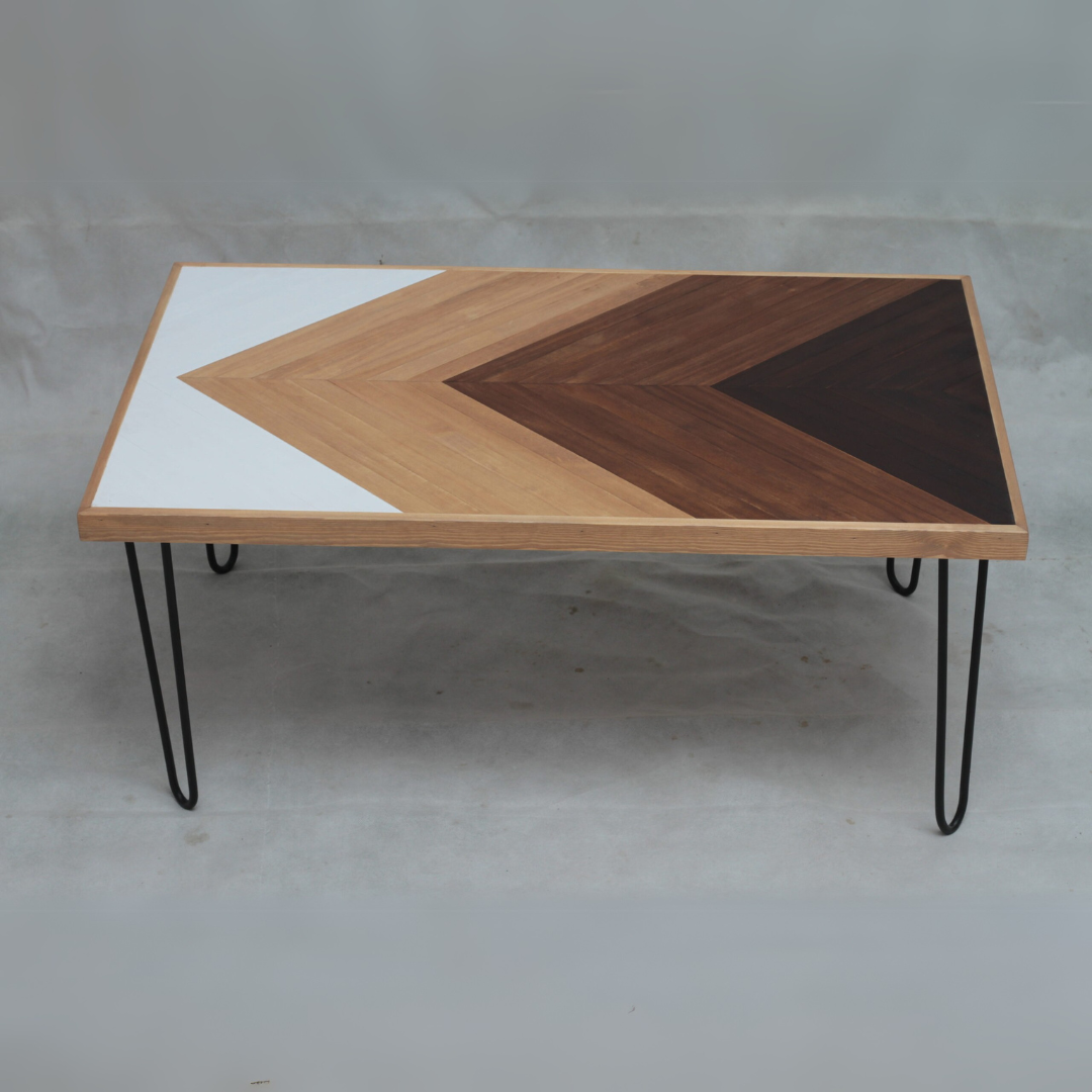 Table basse artisanale bois rouge – Design unique