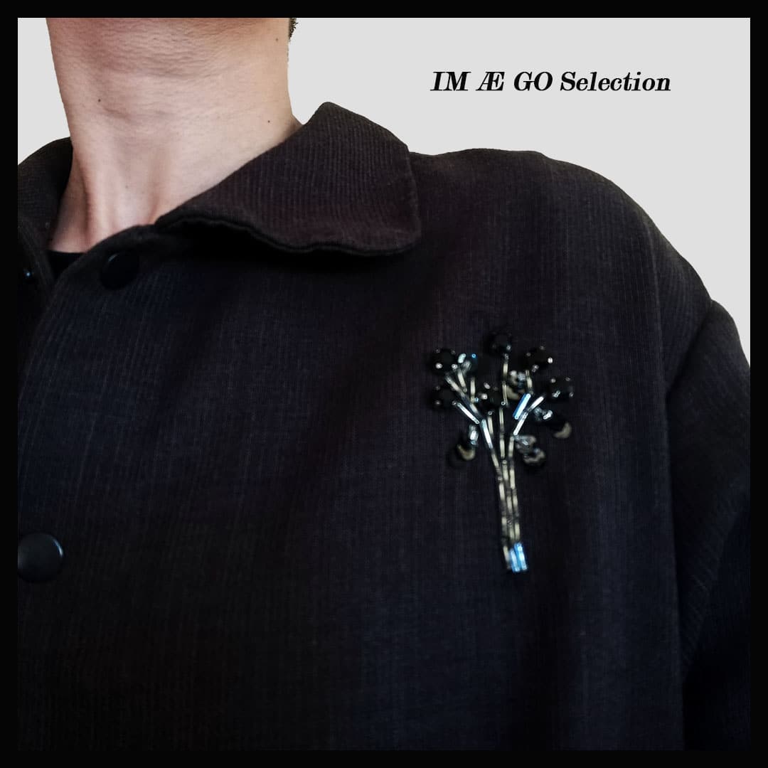 Robe-manteau en crêpe de laine brodé à la main – Motif Olivier, pièce unique