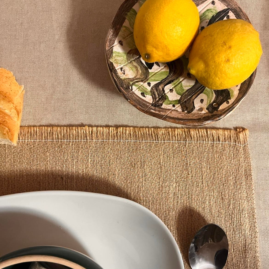 Un lot de 6 sous plat en jute naturelle