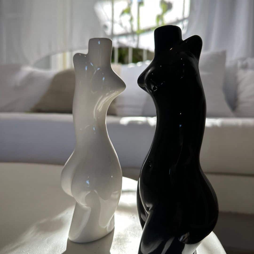 Vase avec une forme de courbure féminine "Dance"