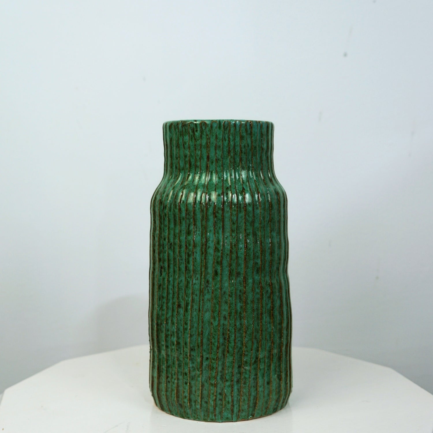 Vase turquoise en céramique artisanale, élégance unique 27 cm
