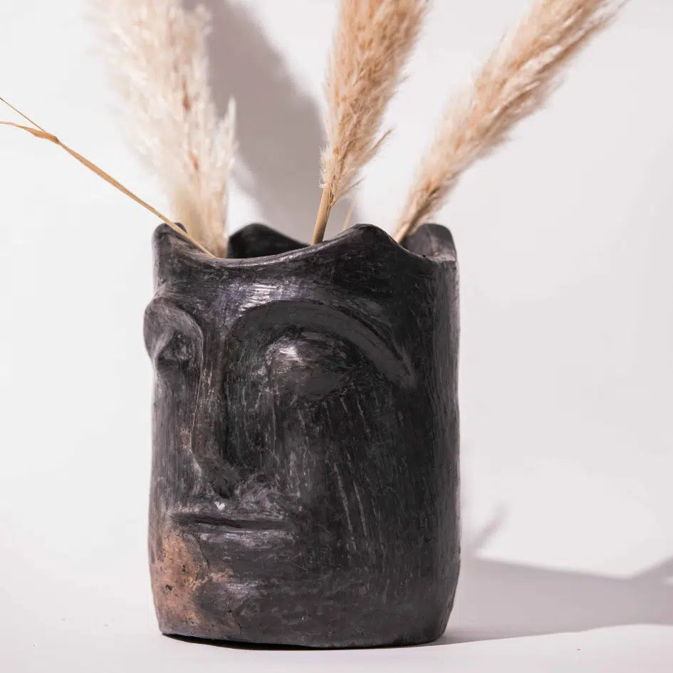 Vase visage beige en céramique mate (hauteur 17 cm, diamètre 13 cm)