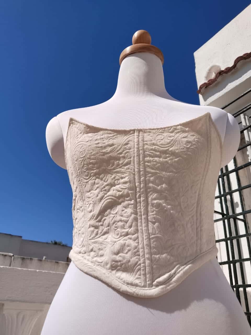 Corsets blanc Carolina fait main en tissu Vintage recyclé (Oreiller) et chutes de serge