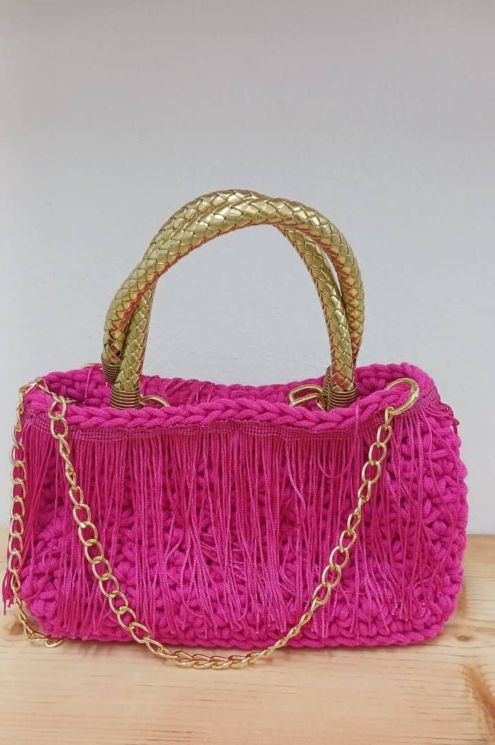 Sac à main rose en crochet