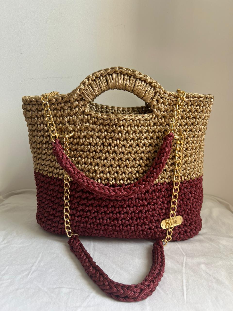 sac crochet beige et aubergine avec portefeuilles