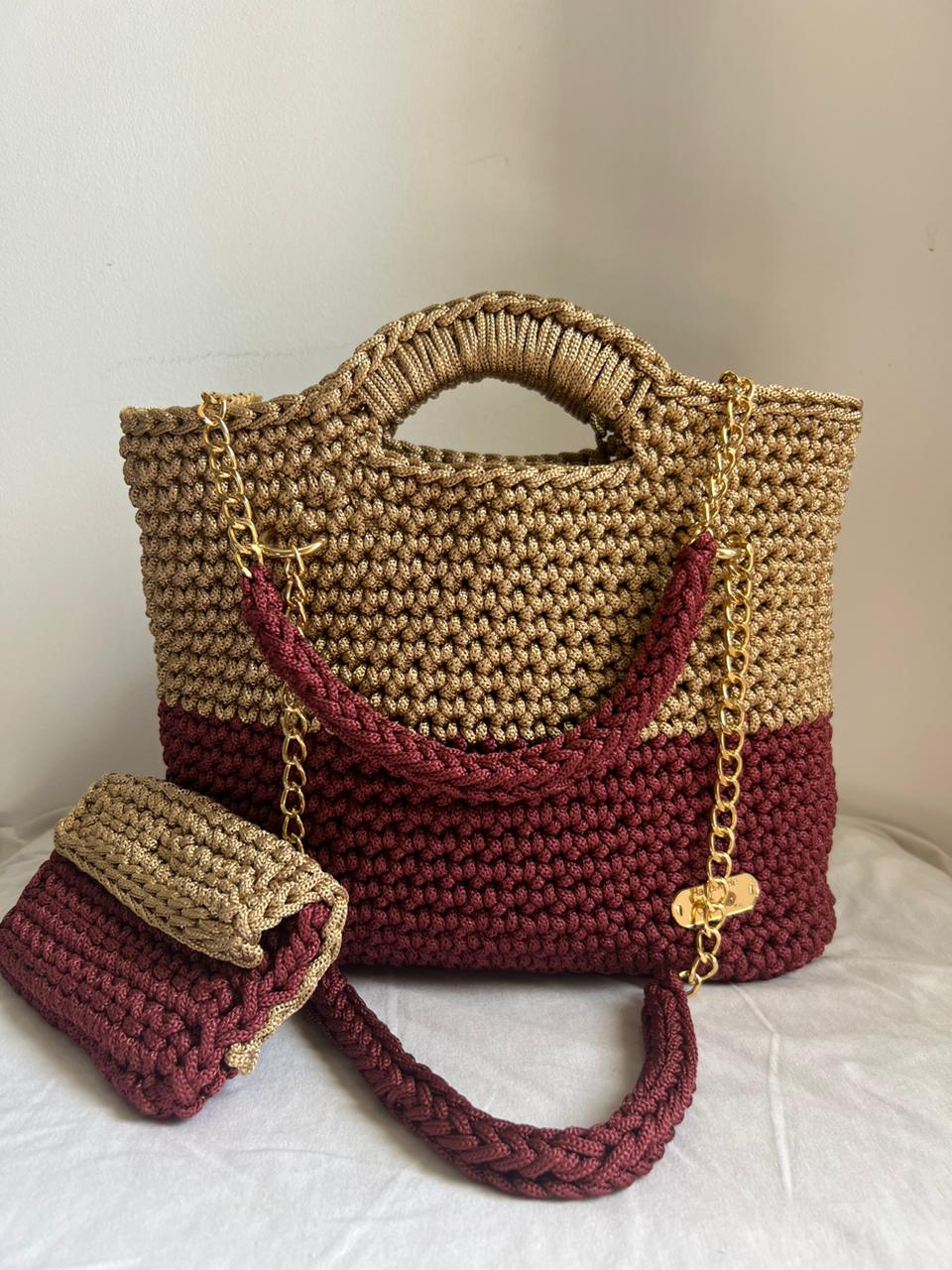 sac crochet beige et aubergine avec portefeuilles