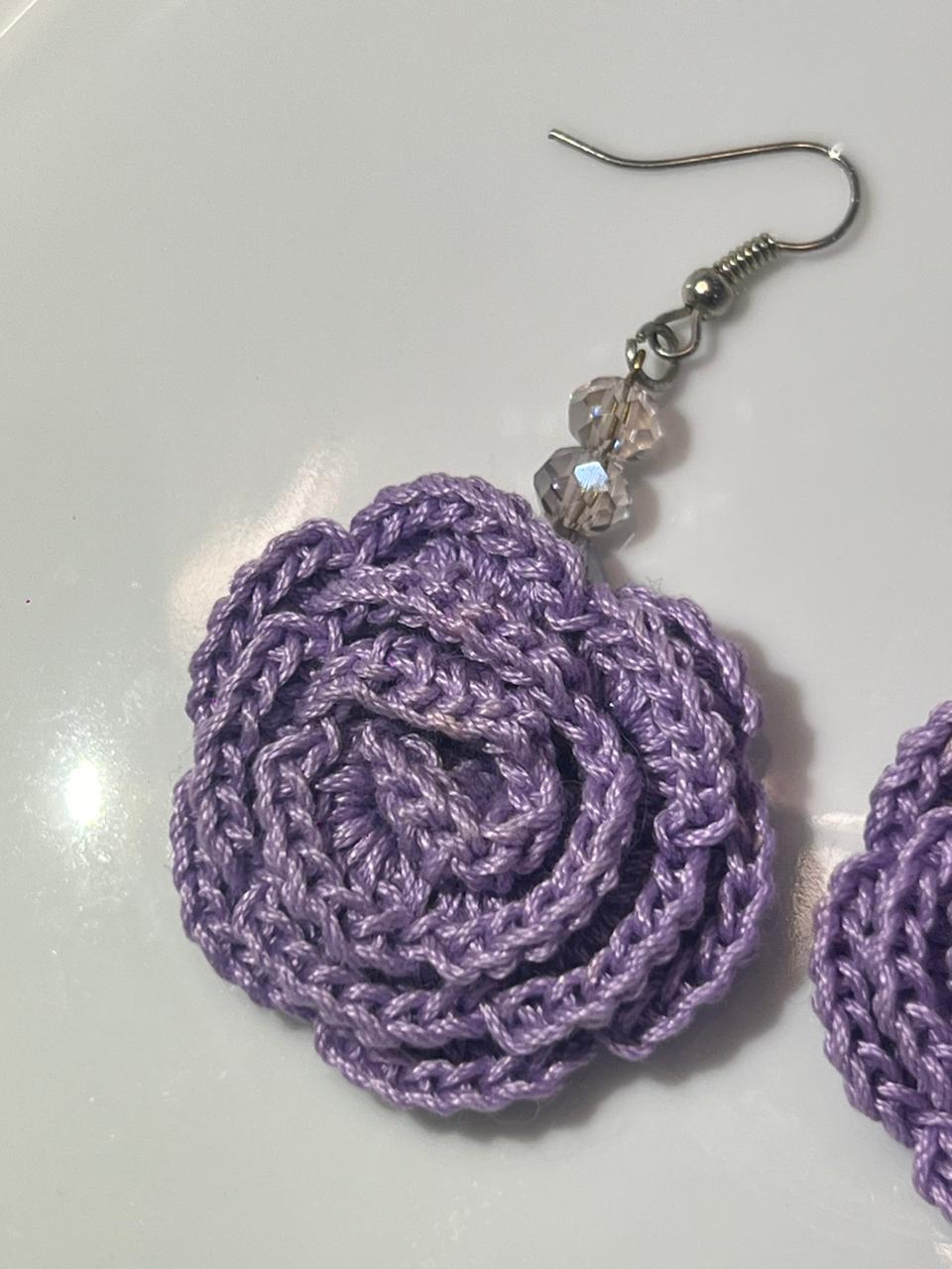 boucles d'oreilles crochet fleur violet