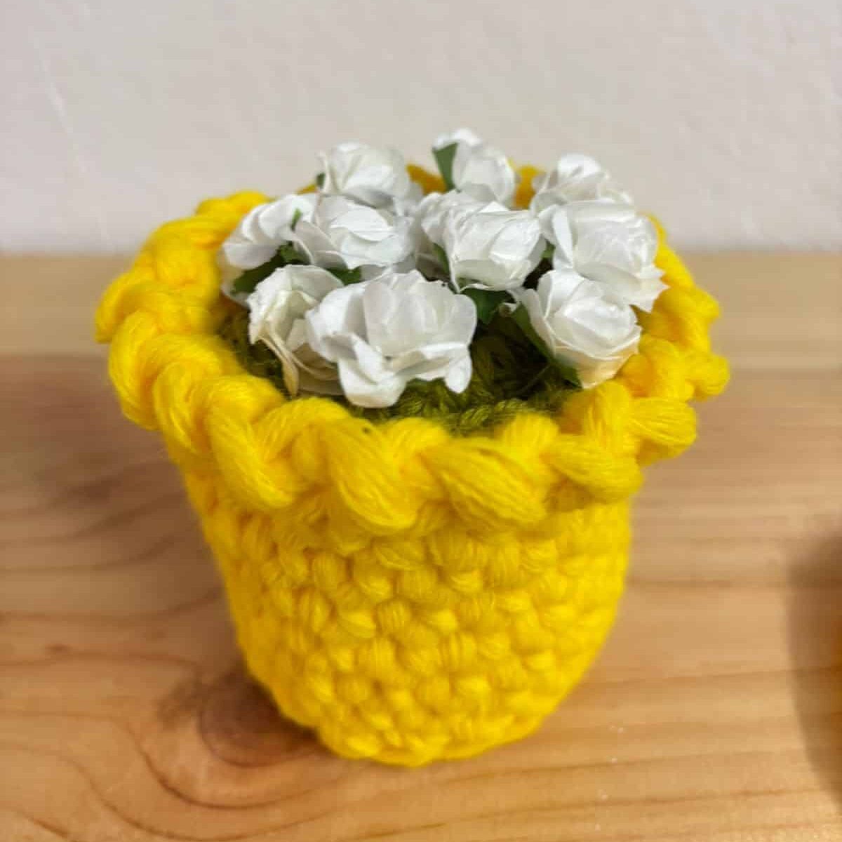 Coffret cadeau Smiley en crochet - Mug, sous-tasse & pot de fleurs faits main