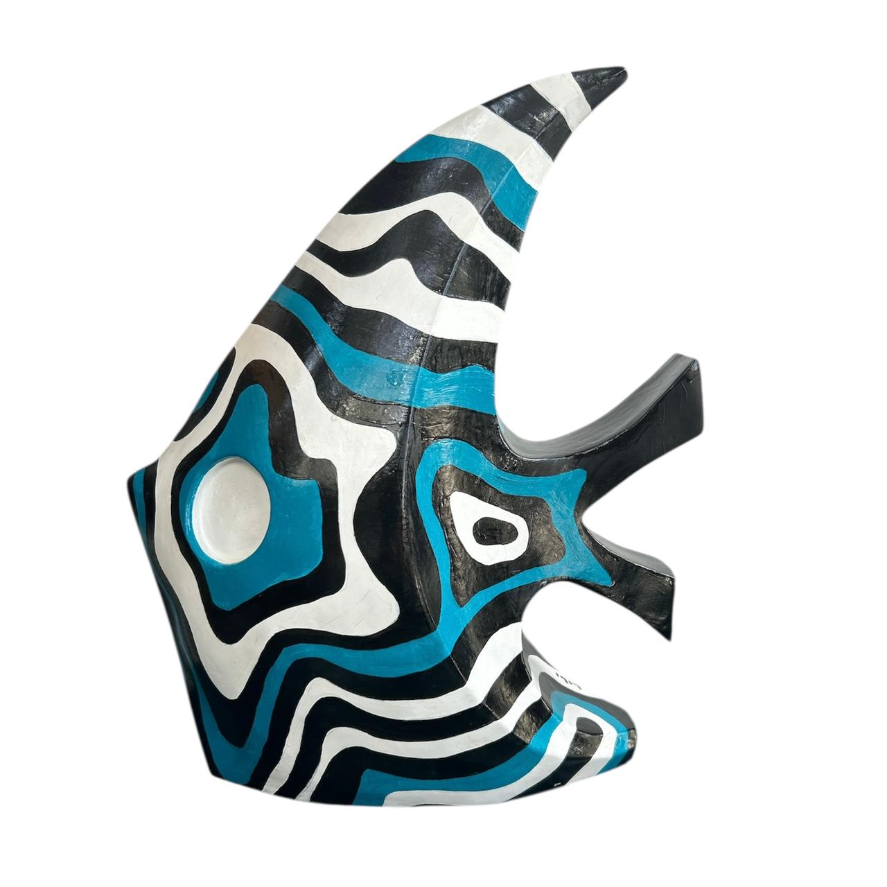 Sculpture Poisson Design – Motifs Ondulés Noir, Bleu et Blanc – Pièce Unique Moderne