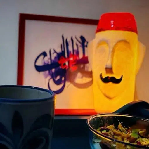 Lampe d'ambiance Si Moustache : Élégance et chaleur pour votre intérieur