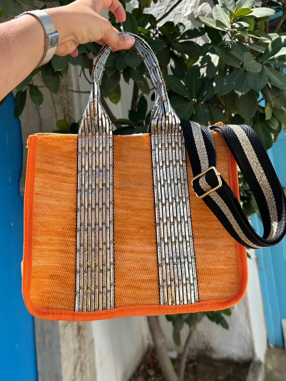 sac orange élégant et pratique pour un style irrésistible
