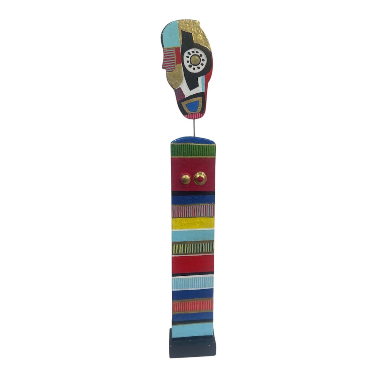 Sculpture Totem Colorée – Design Abstrait & Visage Stylisé