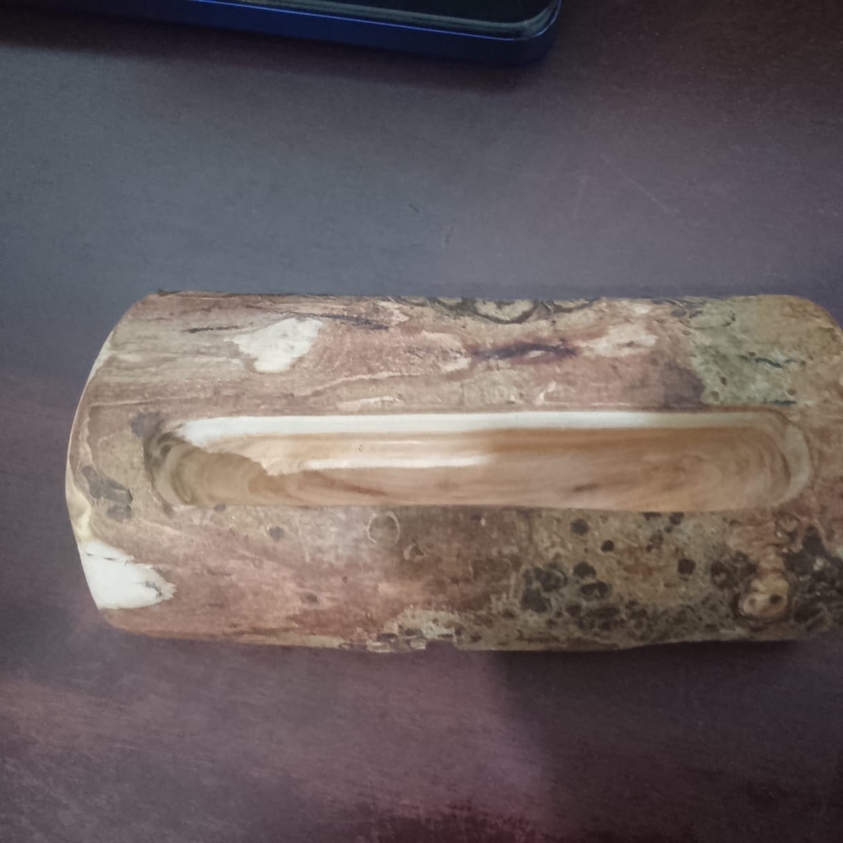 Support Téléphone Écoresponsable Bois de Cèdre - Artisanat Tunisien