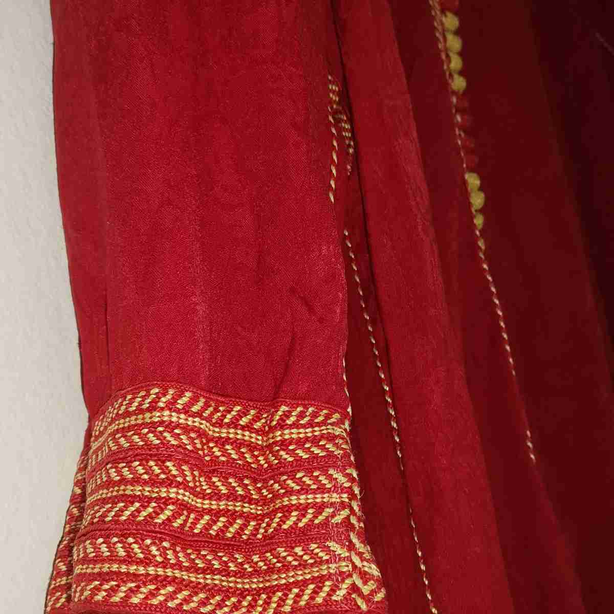Robe marocaine rouge taille 38 40 élégance et tradition irrésistibles