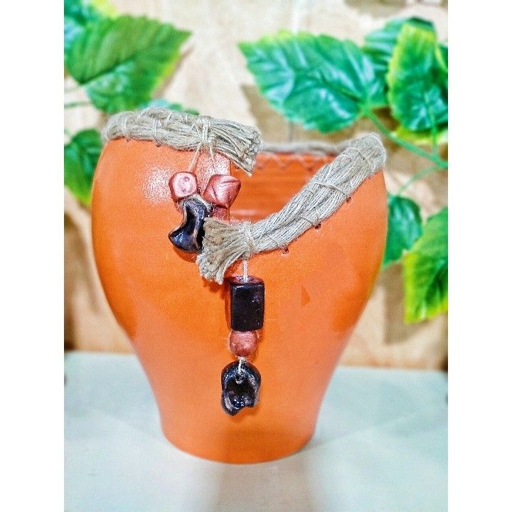 Vase africain orange 30 cm de hauteur pour une déco unique et élégante