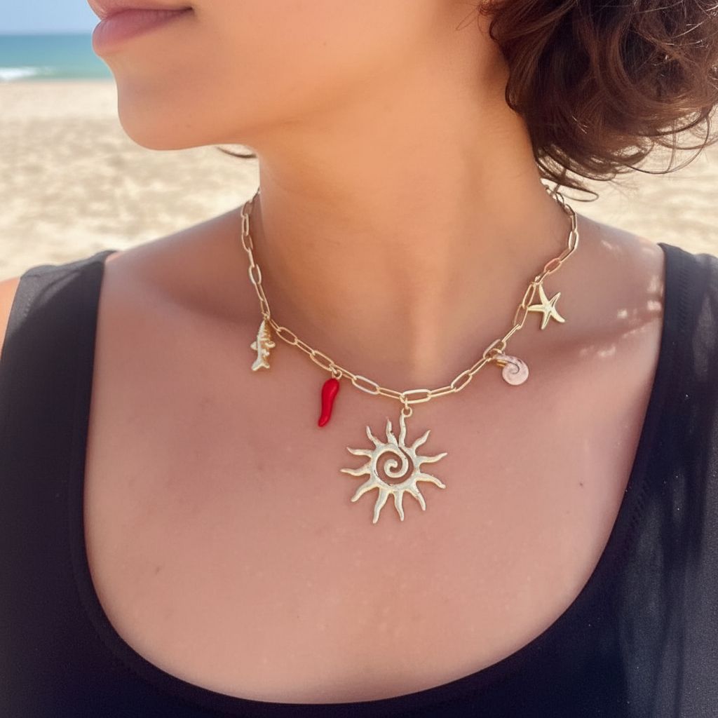 Collier soleil unique avec charmes étoile poisson et coquillages