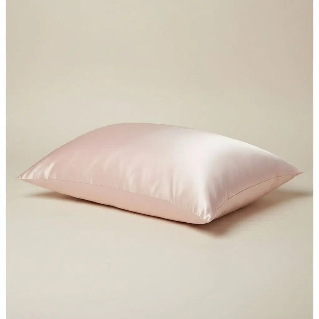 Taie d'oreiller satin pêche rosé bébé clair douceur et élégance
