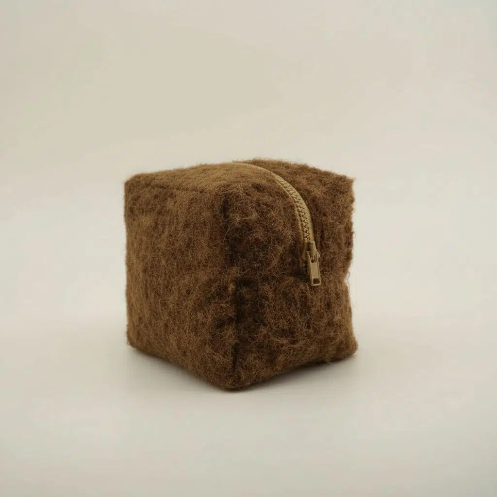 trousse maquillage marron élégante pour un rangement parfait