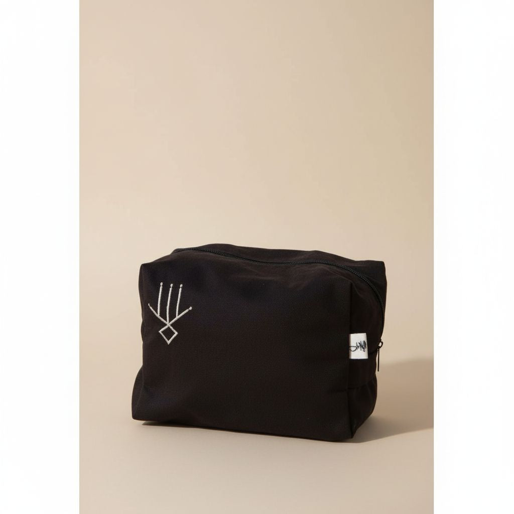 trousse de toilette brodée motif berbère élégante et pratique