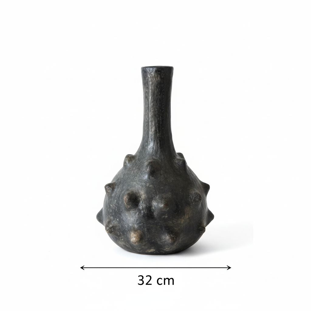 Vase noir en poterie Sajnen (32 cm)