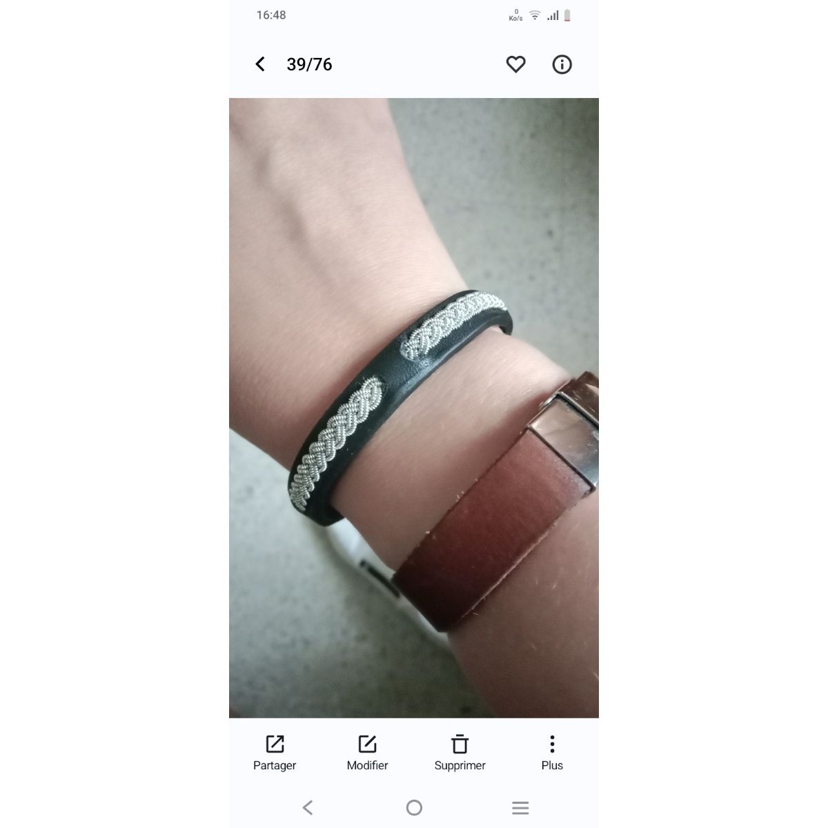 Bracelet cuir en fil d'étain unique pour un style irrésistible