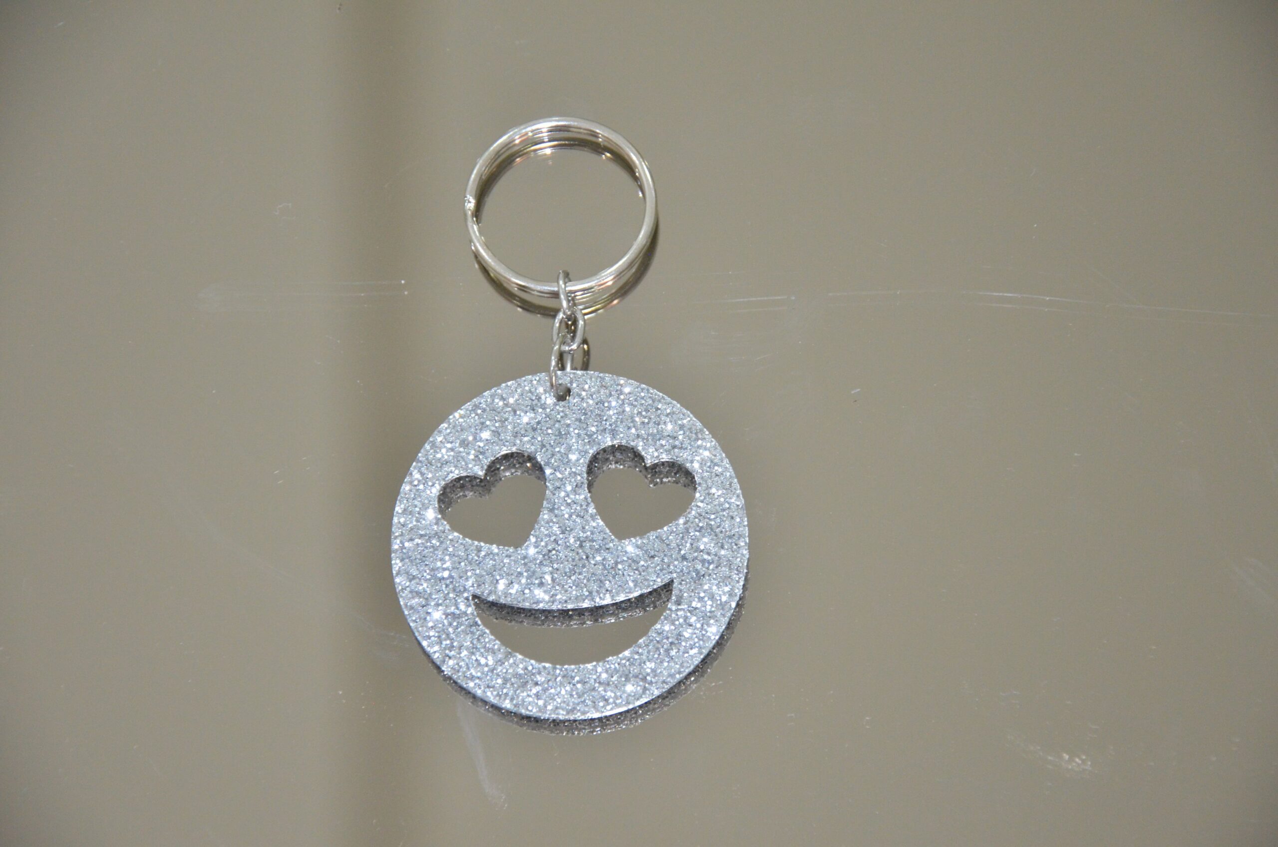 Porteclés smiley : l'accessoire fun et exclusif à ne pas manquer