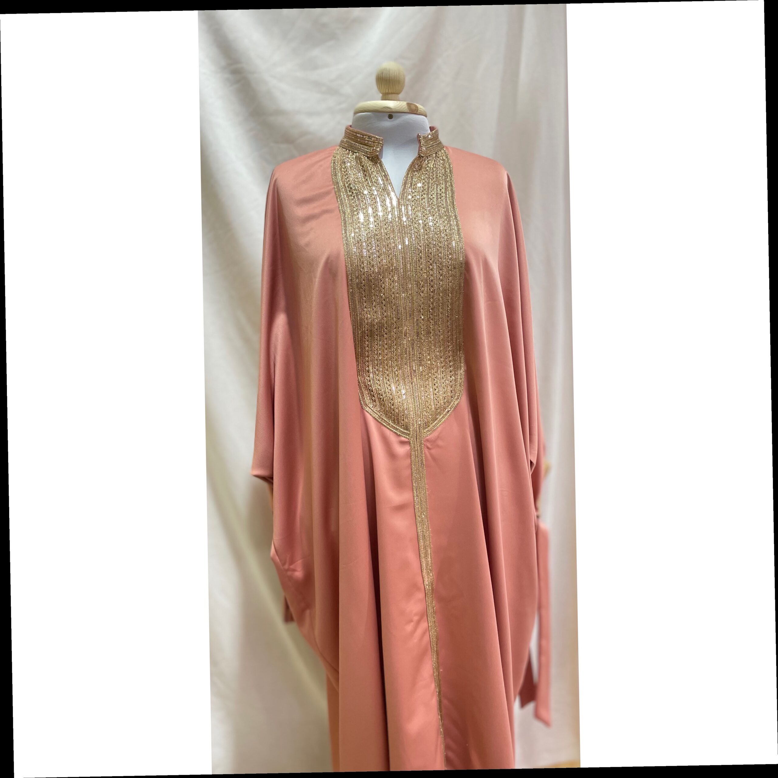 Koftan vert doré avec broderie et ceinture intérieure ajustable
