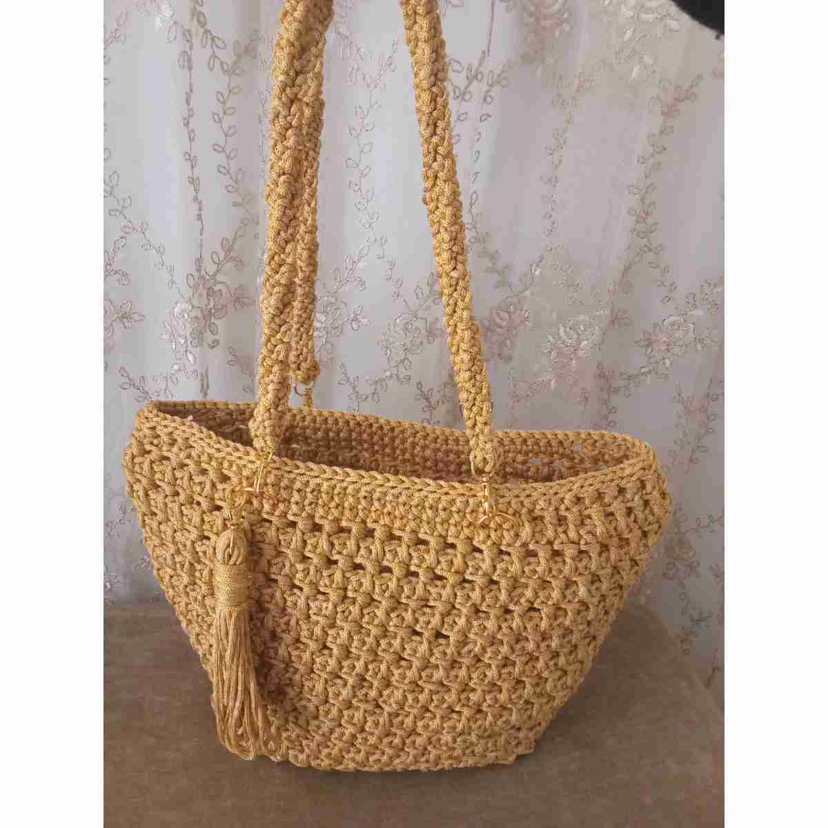 Sac en paille chic pour un style estival irrésistible