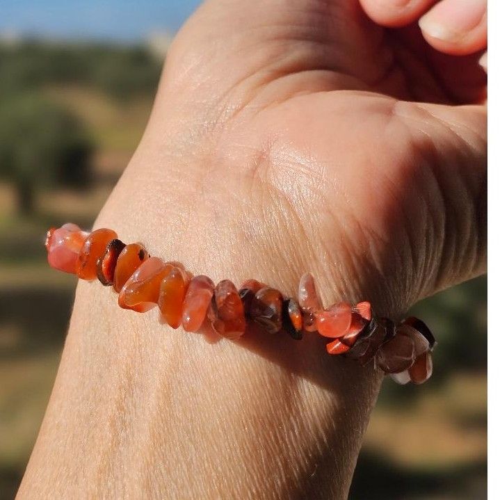bracelet agate rouge élastique baroque pour une élégance unique