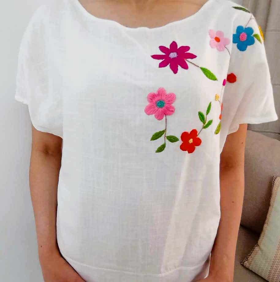 Blouse en lin blanc brodée à la main - artisanat Tunisien fait main | ILEYCOM