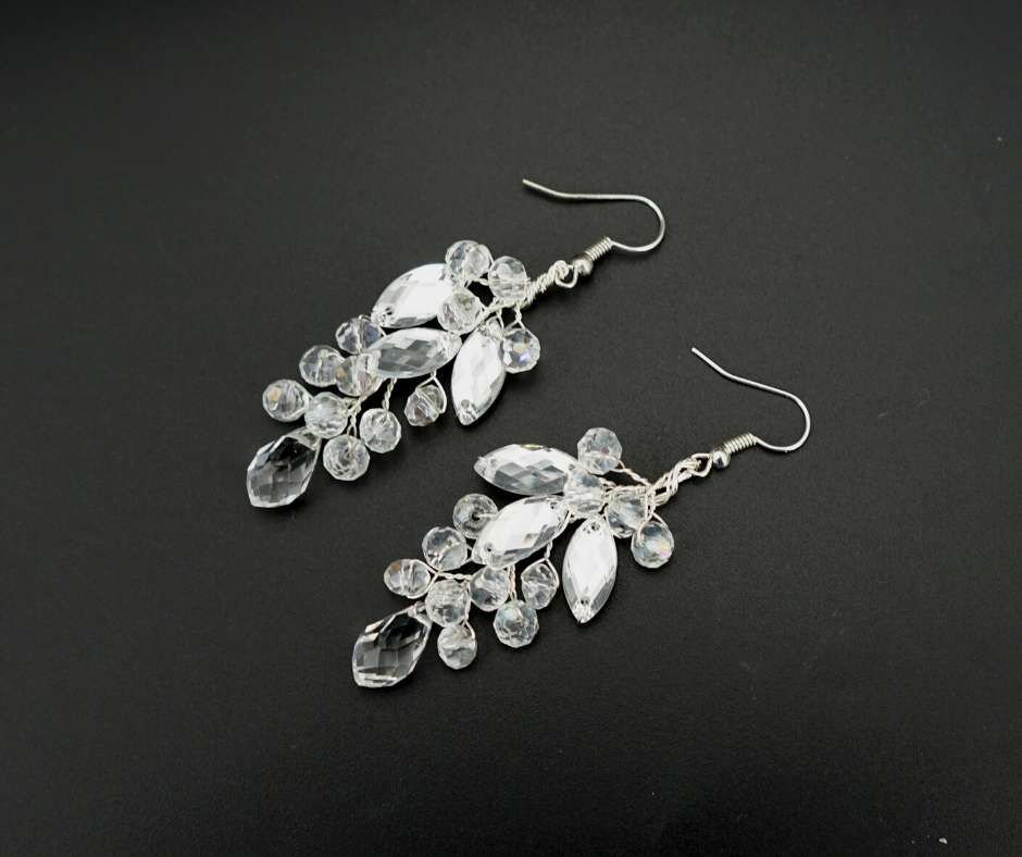 Boucles d'oreille pour mariée, couleur blanche , modèle longue - artisanat Tunisien fait main | ILEYCOM