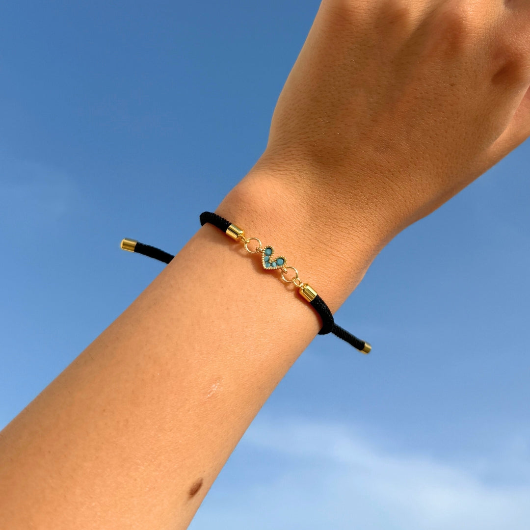 bracelet ajustable cœur doré bleu fait main pour un style romantique