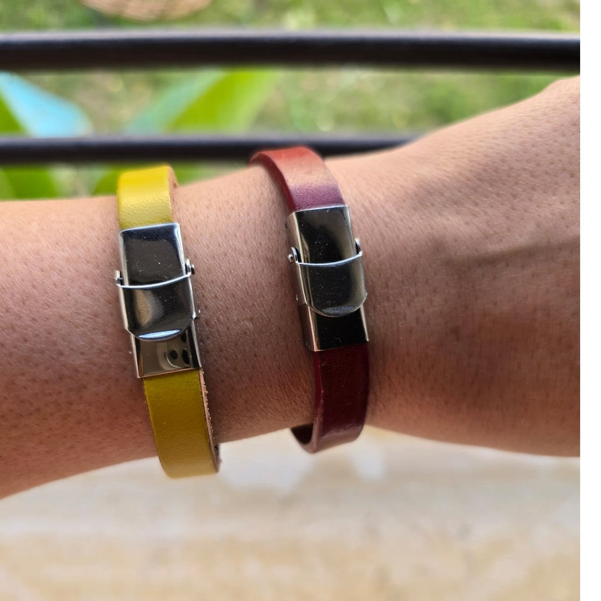 Bracelet Duo Cuir Magenta &amp; Pourpre Sport-Chic - Élégance Vibrante