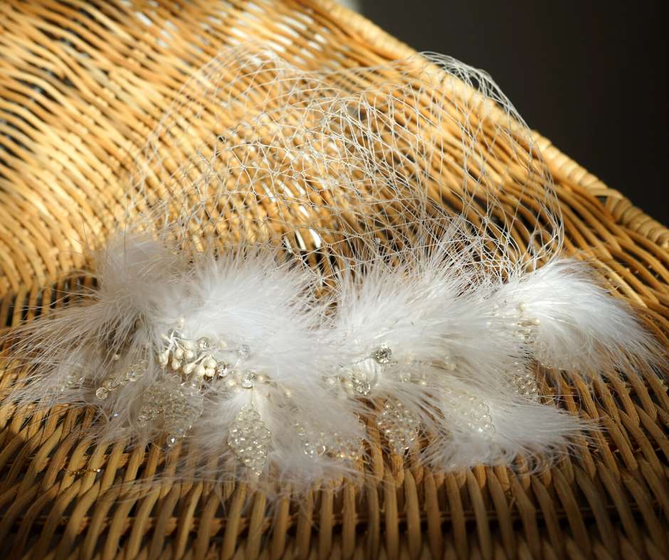 Broche blanche, modèle anglaise - artisanat Tunisien fait main | ILEYCOM