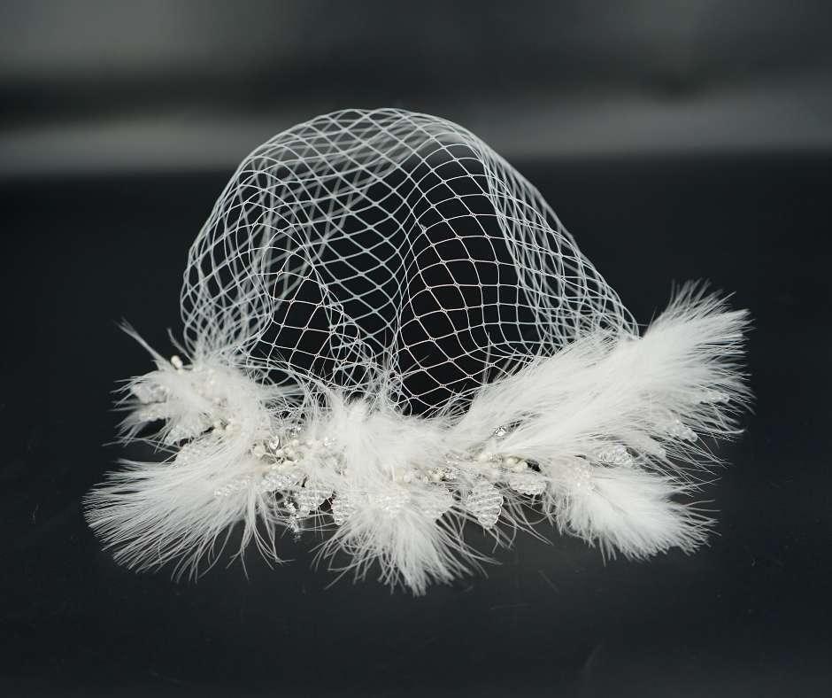 Broche blanche, modèle anglaise - artisanat Tunisien fait main | ILEYCOM