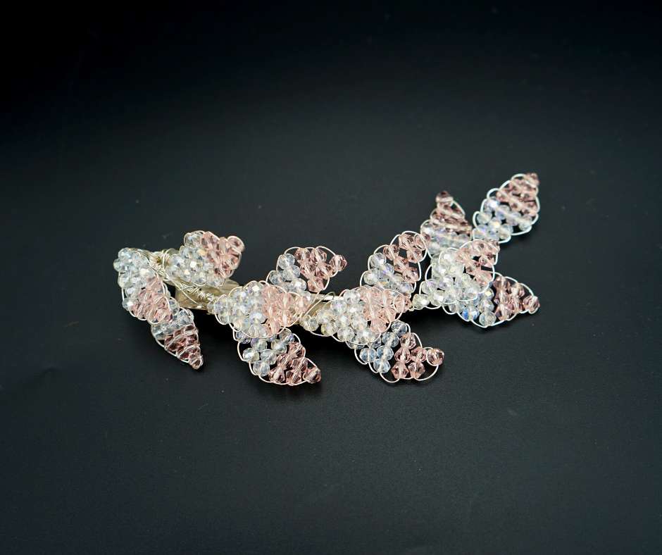 Broche cheveux rose bébé et blanche modèle losange - artisanat Tunisien fait main | ILEYCOM